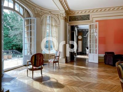 Château - 500 m² - 9 pièces