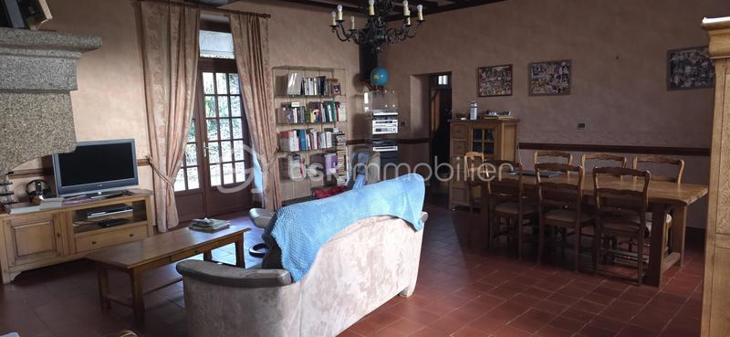 Corps de ferme - 201 m² - 8 pièces