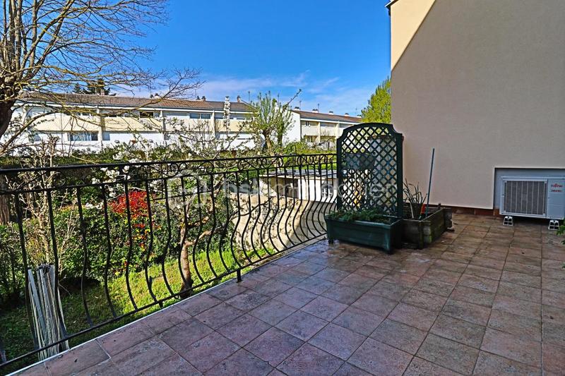 Pavillon - 72 m² - 5 pièces