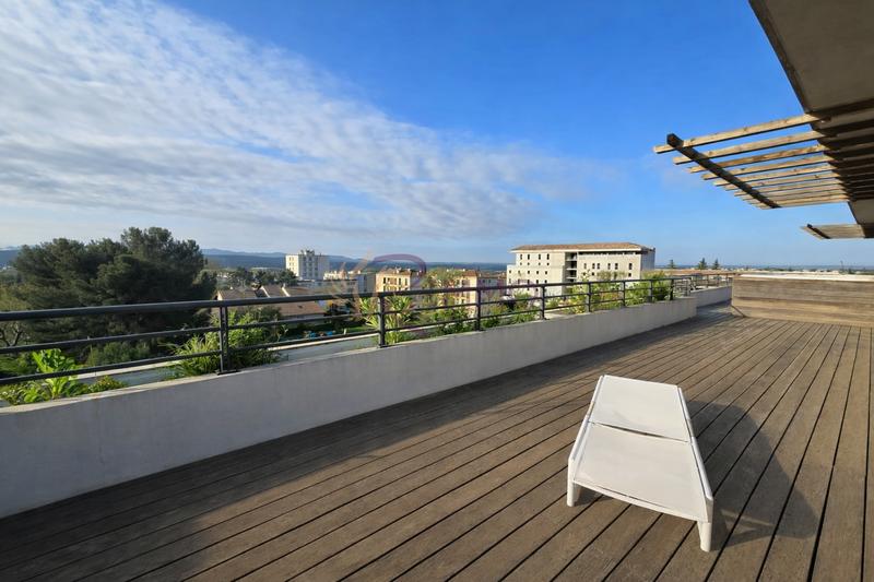 Appartement - 222 m² - 5 pièces