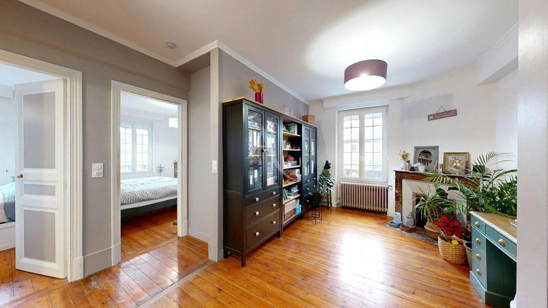 Maison - 350 m² - 8 pièces