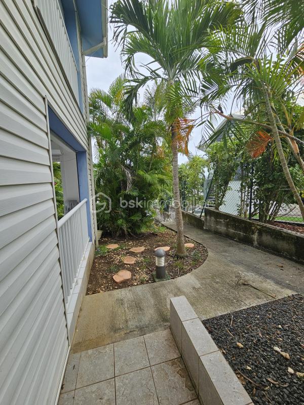 Demeure - 254 m² - 8 pièces