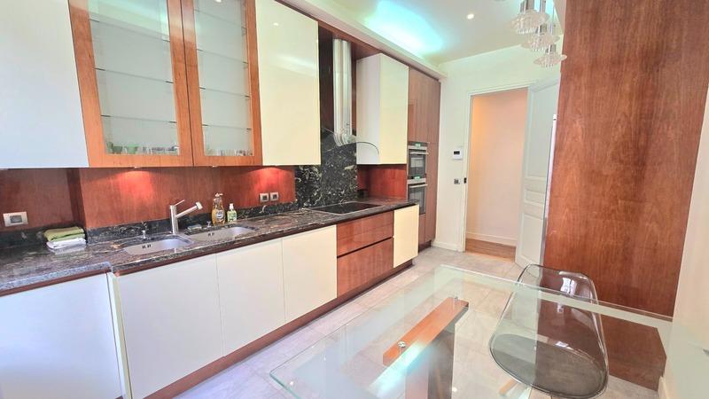 Appartement - 166 m² - 5 pièces