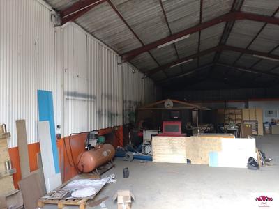 Local commercial - 1 300 m² - 1 pièce