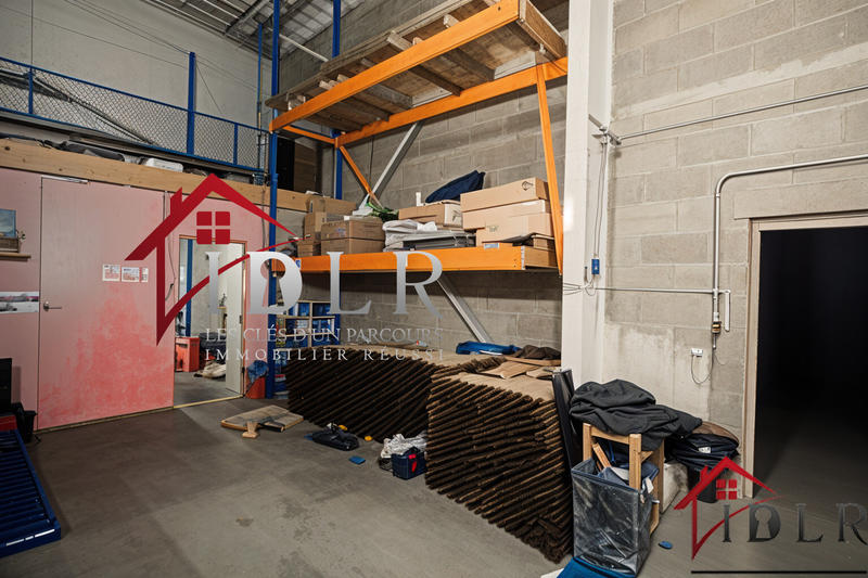 Local commercial - 1 500 m²