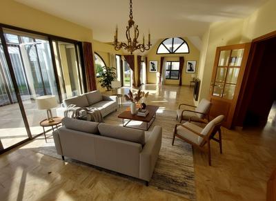 Maison - 188 m² - 7 pièces