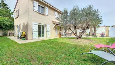 Maison - 105 m² - 4 pièces