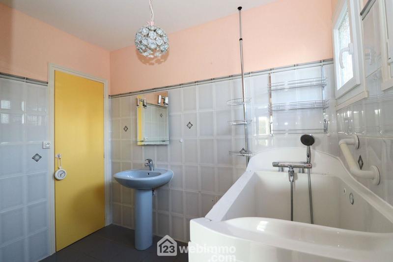 Maison - 143 m² - 7 pièces