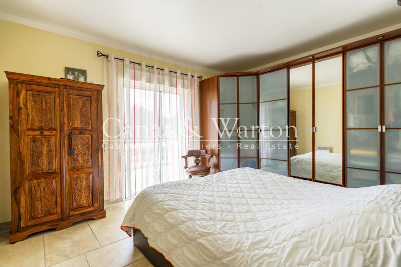 Villa - 250 m² - 9 pièces