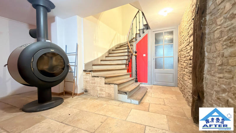 Maison - 239 m² - 8 pièces