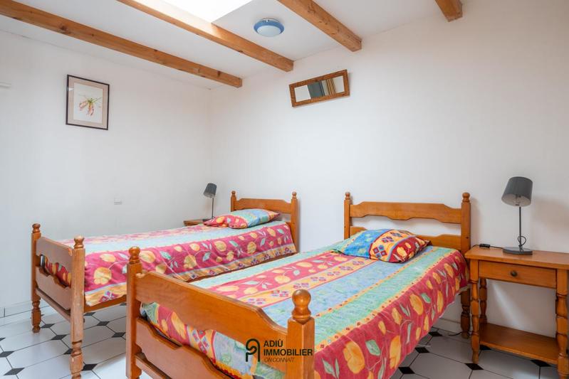 Maison - 650 m² - 24 pièces