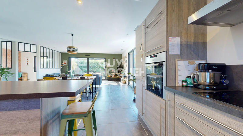 Maison - 121 m² - 5 pièces