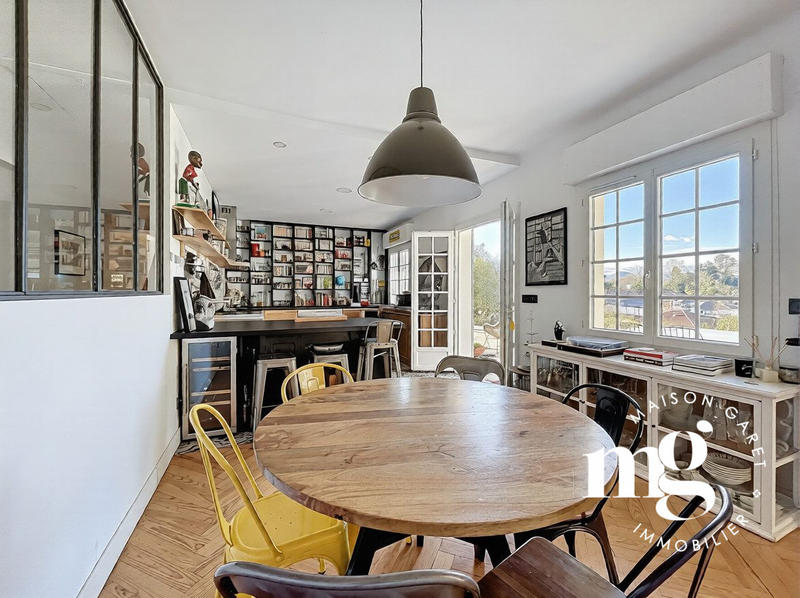 Maison - 192 m² - 6 pièces