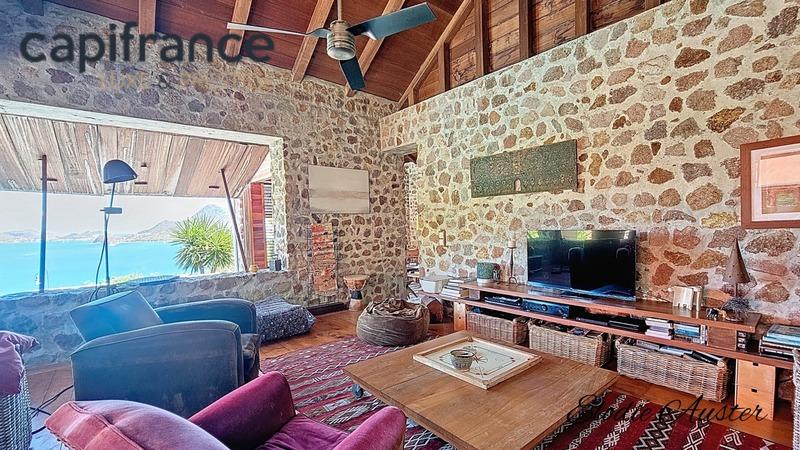 Propriété - 261 m² - 8 pièces