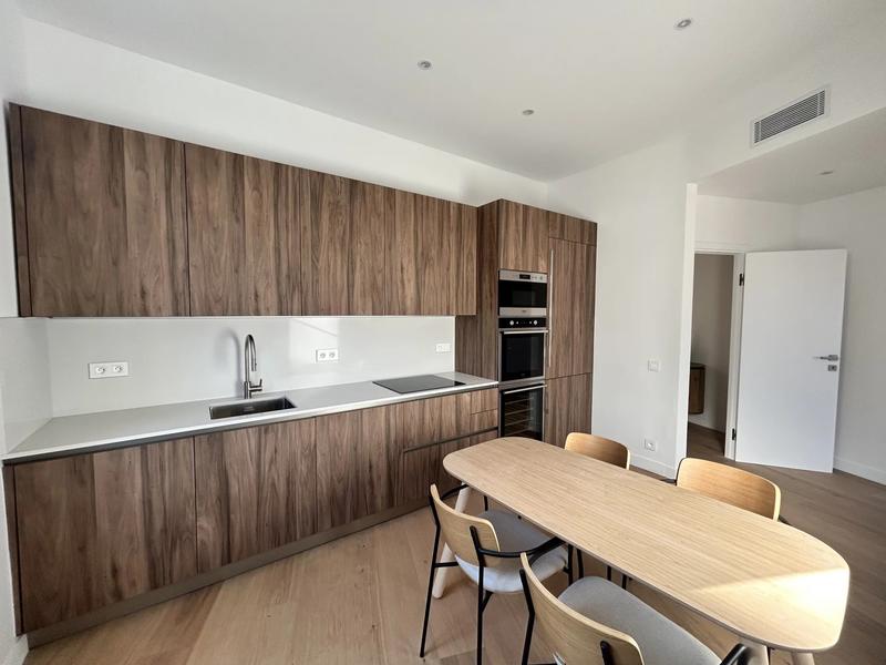 Appartement - 136 m² - 5 pièces