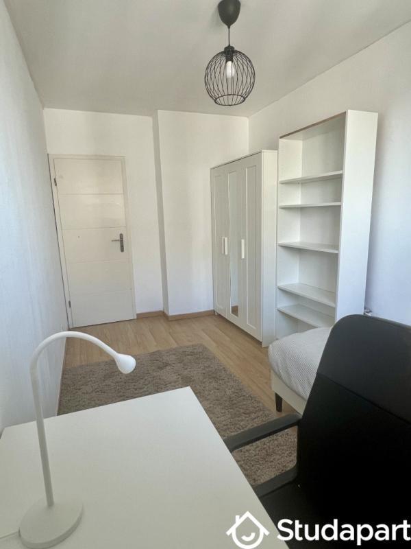 Chambre - 11 m² - 1 pièce