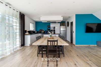 Maison - 142 m² - 5 pièces