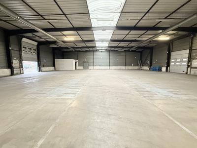 Local d'activités - 1 418 m² - 15 pièces