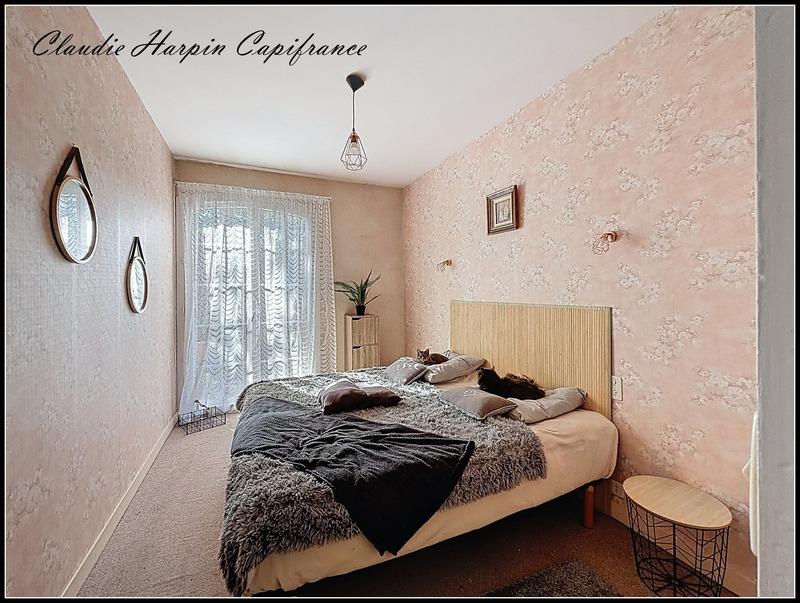 Maison - 220 m² - 8 pièces