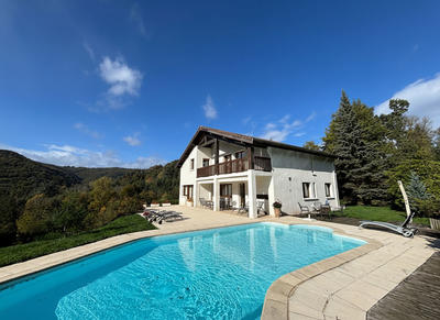 Maison - 200 m² - 5 pièces