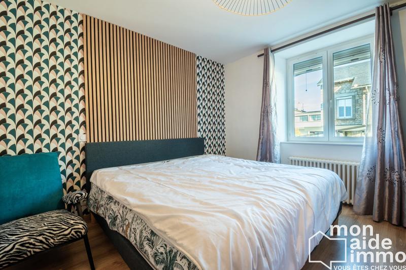 Maison traditionnelle - 163 m² - 6 pièces