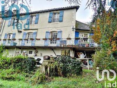 Maison de ville - 260 m² - 11 pièces