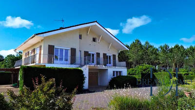 Maison - 158 m² - 8 pièces