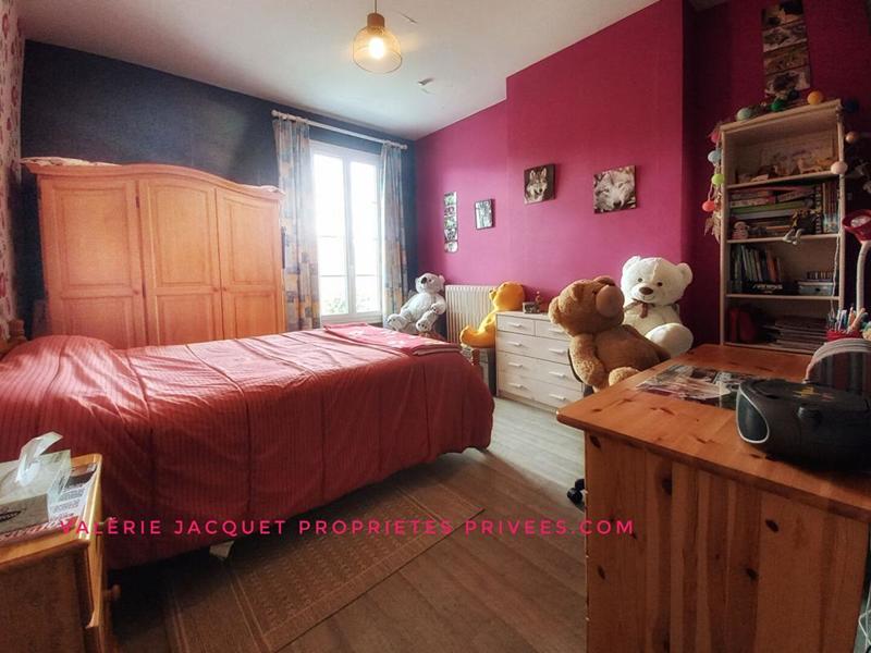 Demeure - 234 m² - 8 pièces