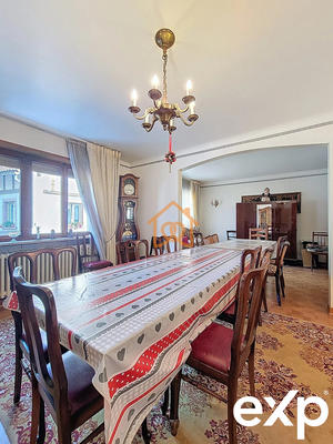 Maison - 214 m² - 9 pièces