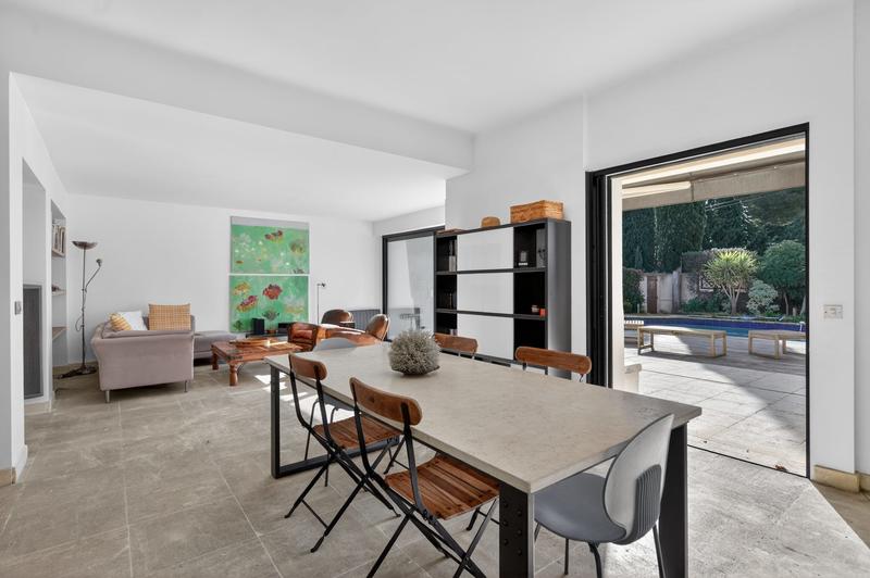 Villa - 203 m² - 6 pièces