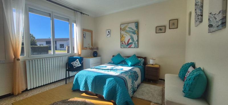 Maison - 230 m² - 8 pièces