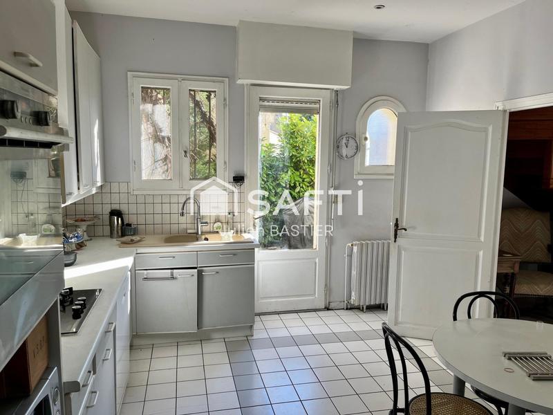 Villa - 200 m² - 6 pièces