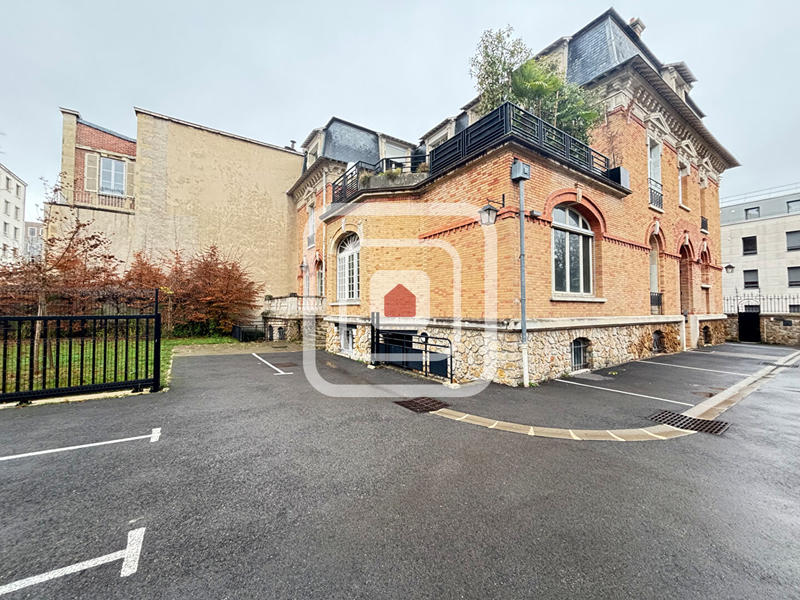 Appartement - 300 m² - 10 pièces