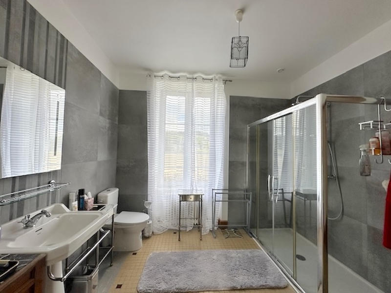 Maison - 297 m² - 8 pièces