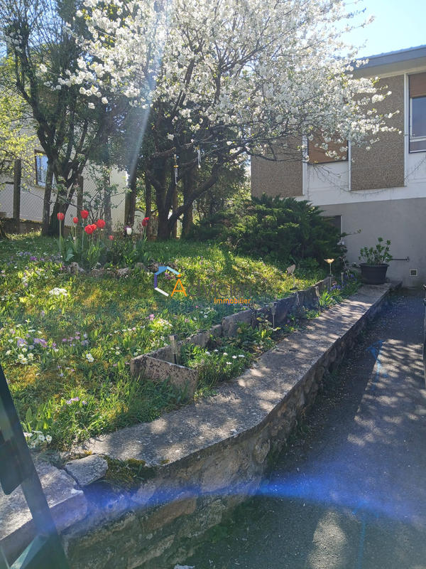 Maison traditionnelle - 105 m² - 5 pièces