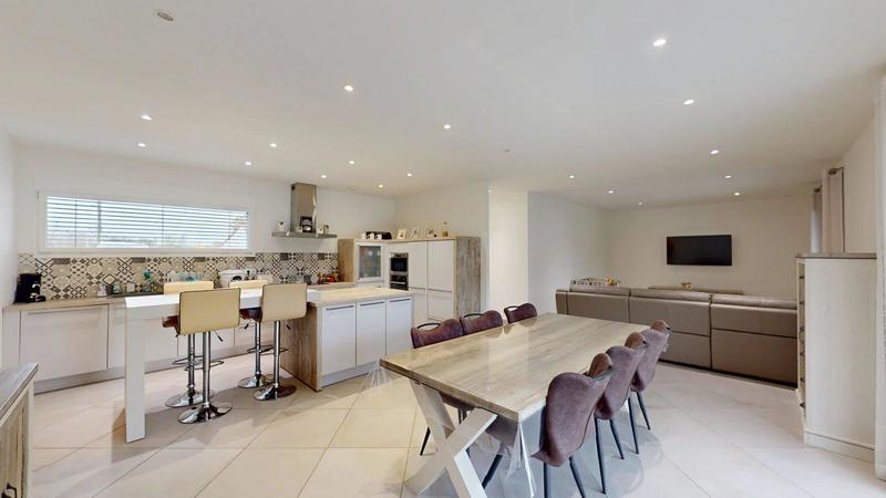 Maison - 121 m² - 4 pièces