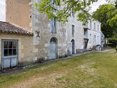 Maison de maîtres - 380 m² - 10 pièces