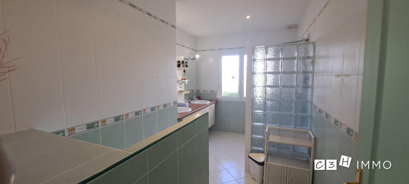 Villa - 222 m² - 7 pièces