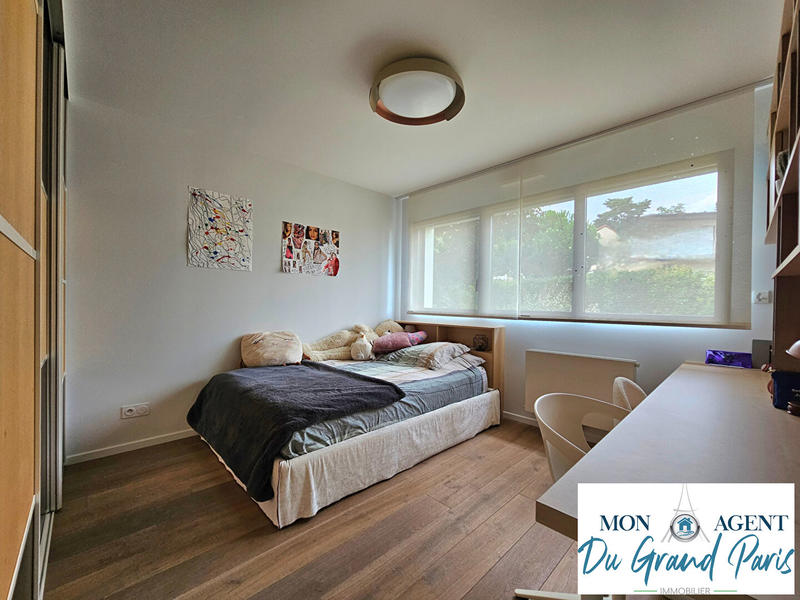 Maison - 204 m² - 7 pièces