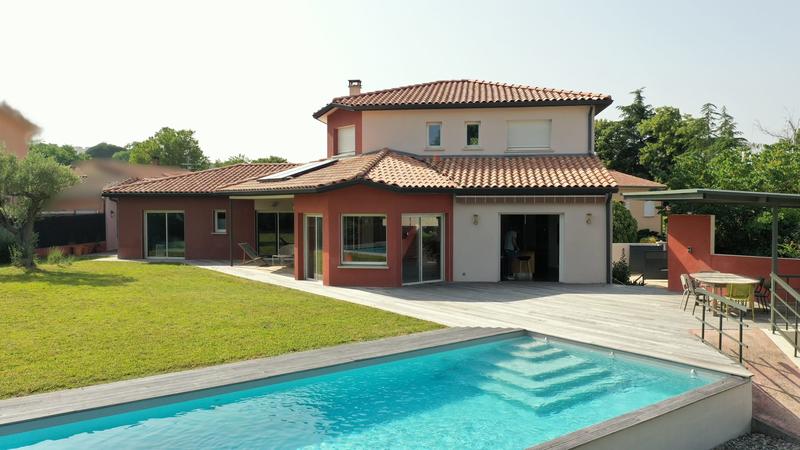 Maison contemporaine - 280 m² - 8 pièces