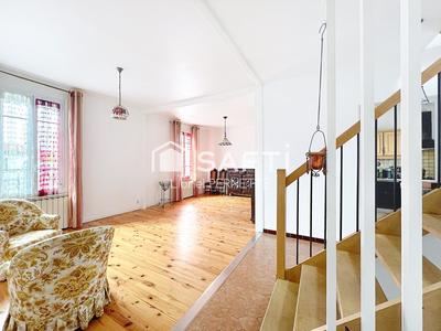 Maison - 195 m² - 7 pièces