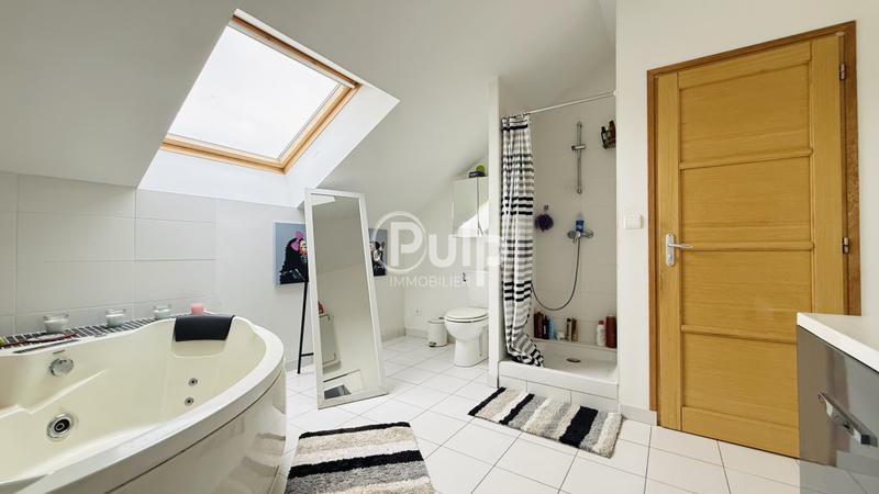 Pavillon - 215 m² - 7 pièces