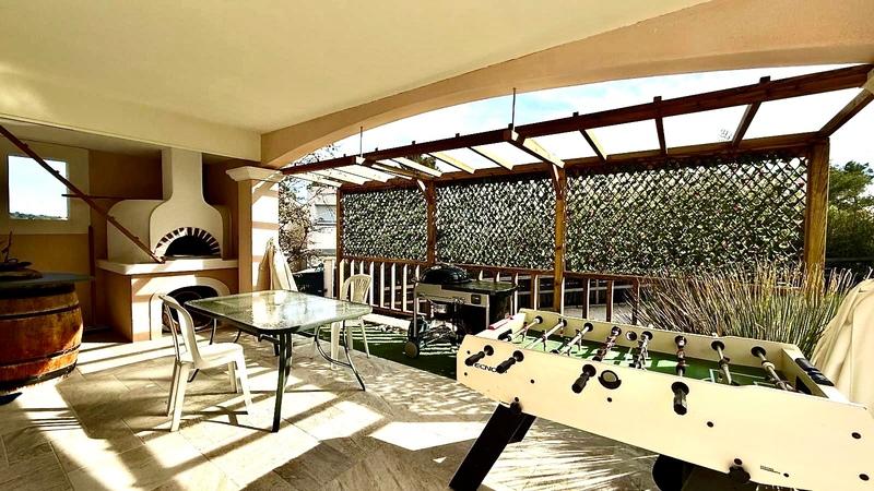 Maison - 207 m² - 5 pièces