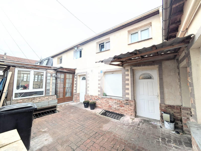 Maison - 145 m² - 9 pièces