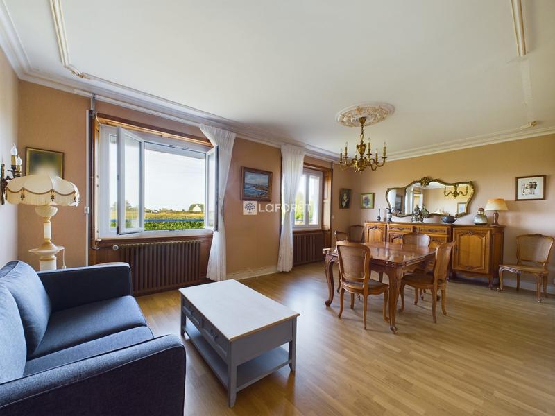 Maison - 121 m² - 6 pièces