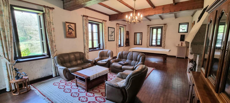 Maison - 300 m² - 10 pièces