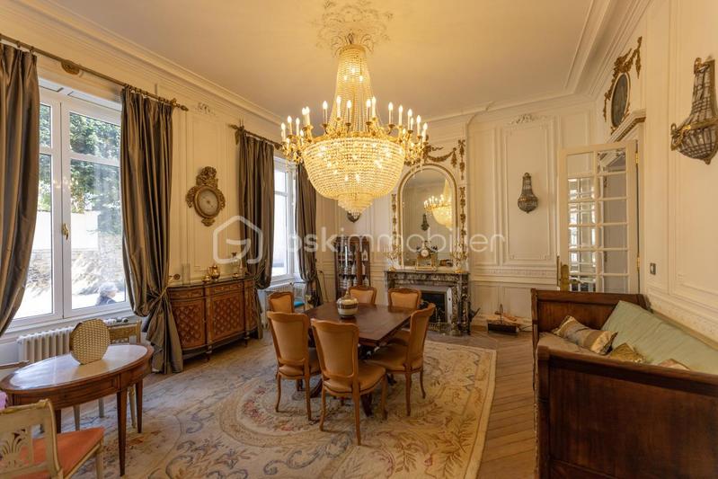 Immeuble - 600 m² - 14 pièces