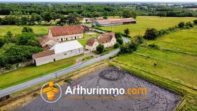 Maison - 310 m² - 15 pièces