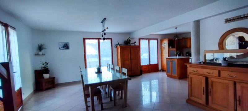 Maison traditionnelle - 181 m² - 7 pièces