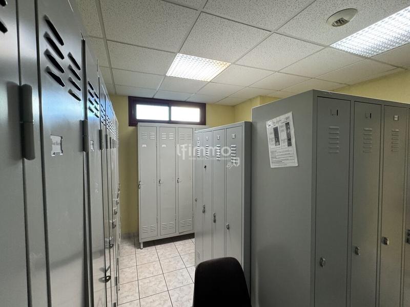 Bureau - 2 689 m² - 20 pièces